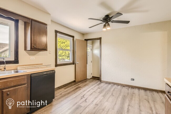 Building Photo - 3327 D Hutchinson, Joliet, IL, 60431