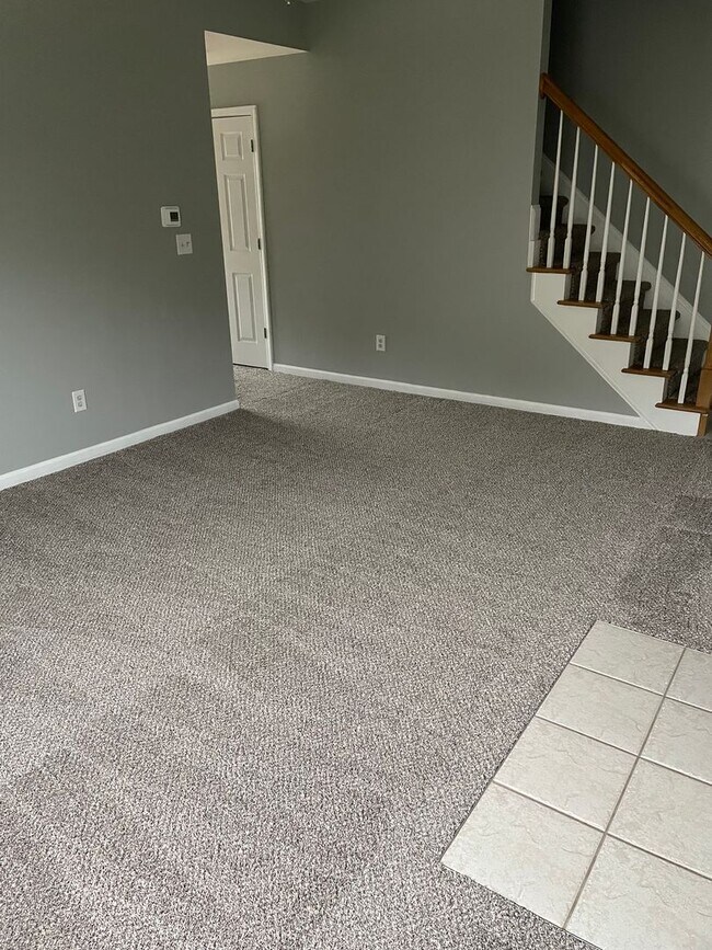 Building Photo - 118 Lowell Ct