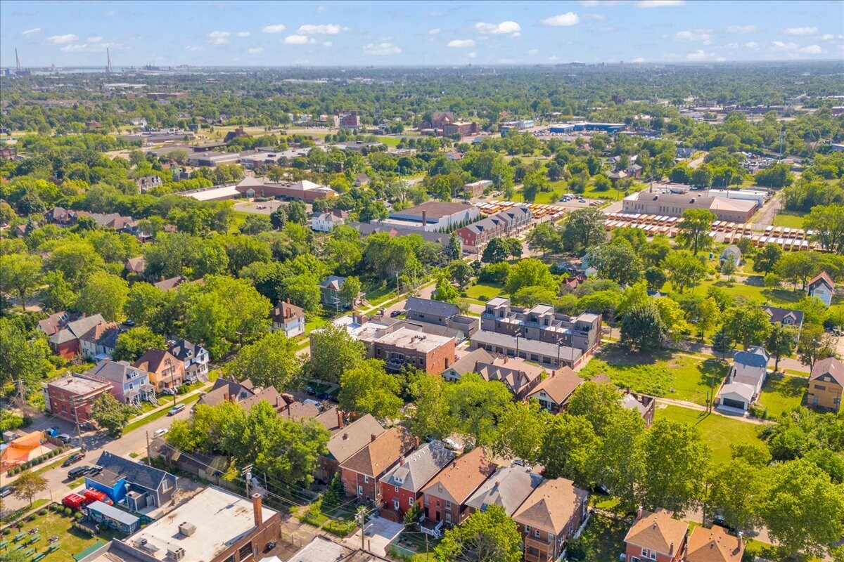 Building Photo - 5238 Commonwealth St