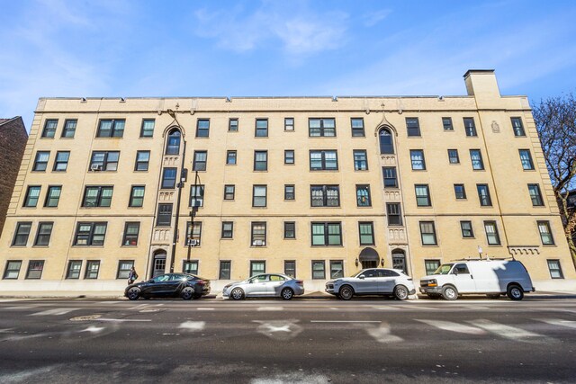 Building Photo - 604 W Addison St