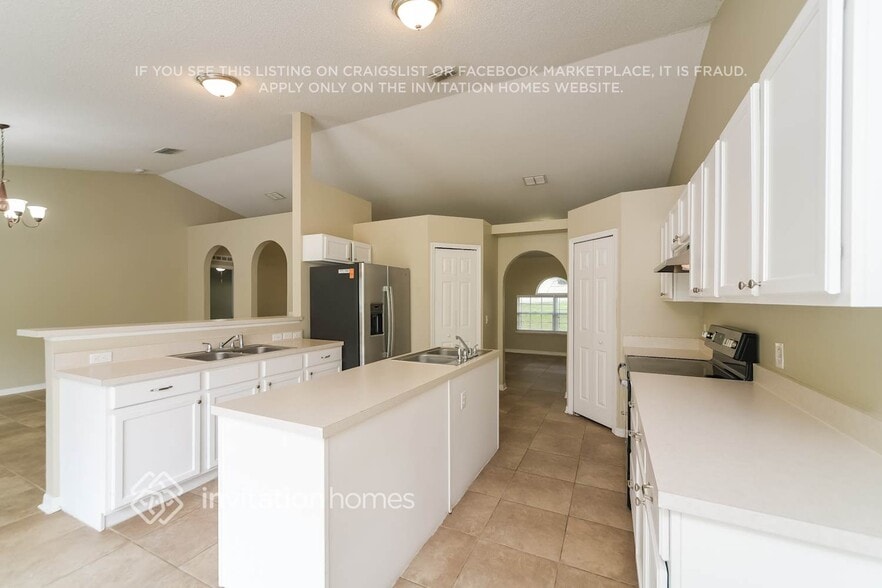 Building Photo - 912 Jayhil Dr