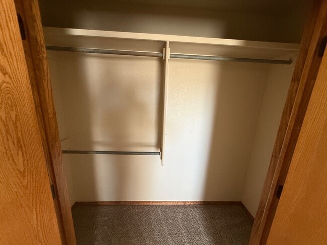 Building Photo - 511b NE 6th St - 511B NE 6th