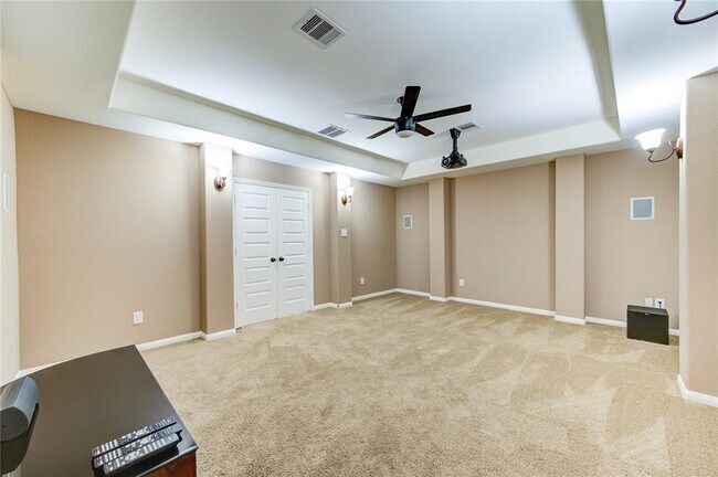 Building Photo - 18318 Russett Green Dr