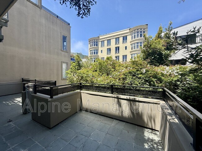 Building Photo - 3316 California St