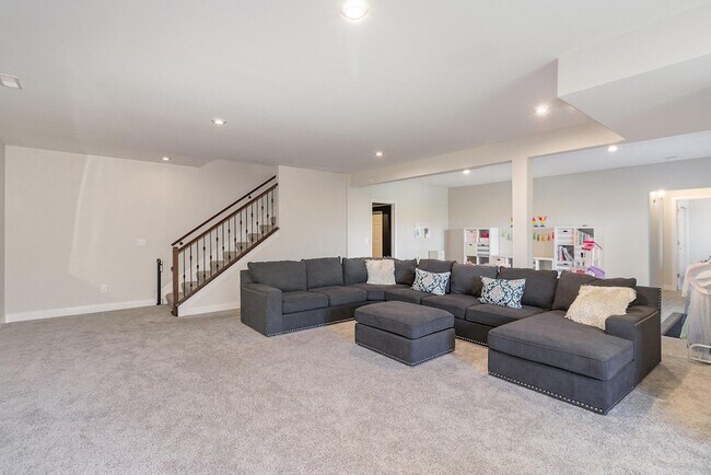 Building Photo - 1890 Williams Rd