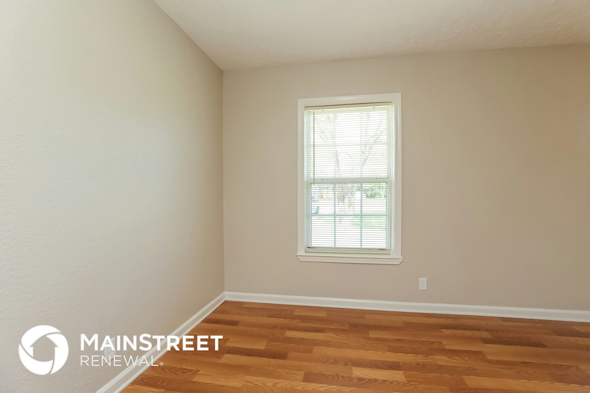 Building Photo - 380 Meadowview Dr