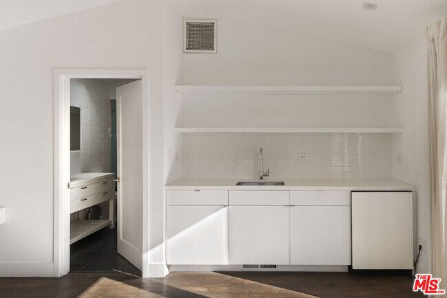 Building Photo - 4525 Melbourne Ave