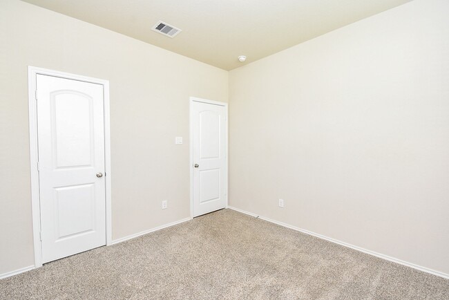 Building Photo - 5530 Redwood Summit Ln