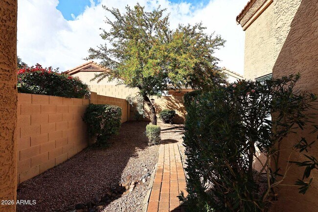 Building Photo - 12152 N Finch Dr