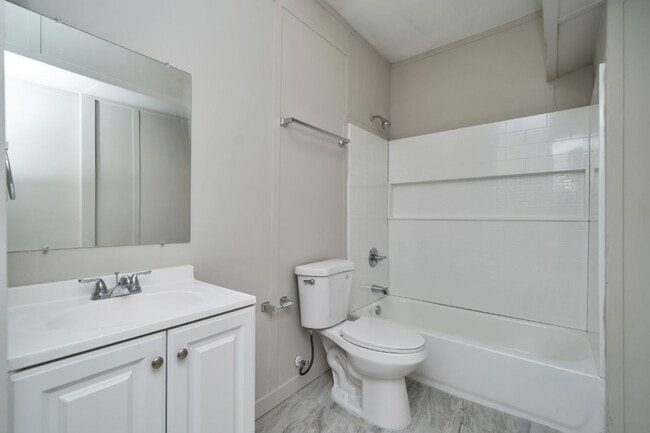Building Photo - STUNNINGLY REMODELED • SUPER SPACIOUS • WON’T LAST LONG!