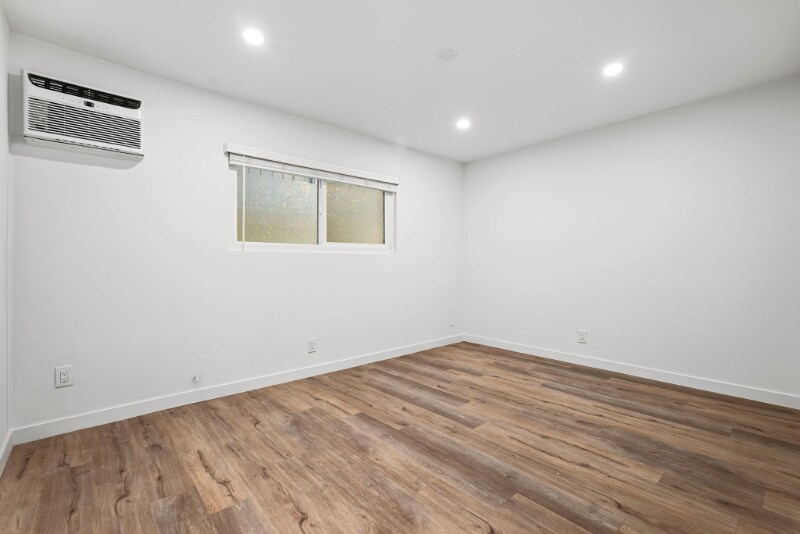 Building Photo - 5549 Fulcher Ave