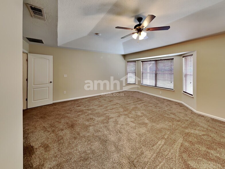 Building Photo - 86718 Cartesian Pointe Dr