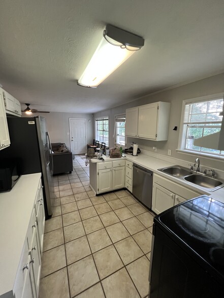 Building Photo - 2506 Fritz Ln