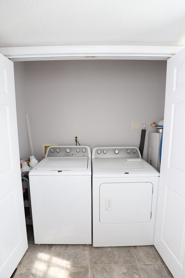 Building Photo - 1910 Lybrand St