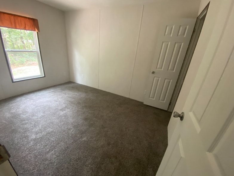 Building Photo - 208 Dawn Ave