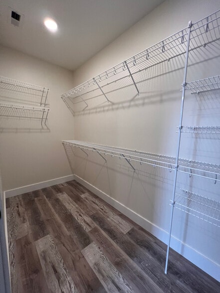 Building Photo - 508 Chestnut St