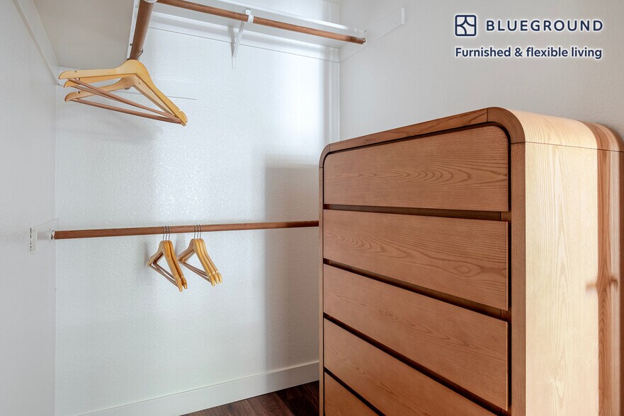 Building Photo - 131 Saratoga Ave