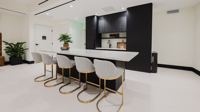 Building Photo - 20 NW 2nd St