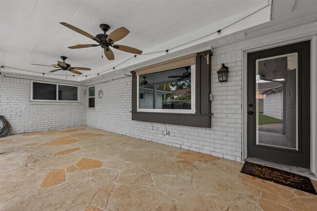 Building Photo - 13418 Paradise Valley Dr