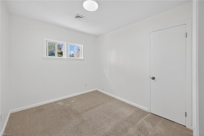 Building Photo - 1013 Sherry Ave