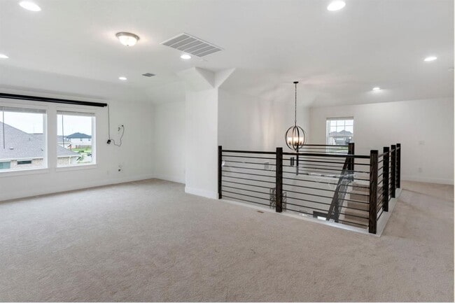 Building Photo - 300 Hollister Dr