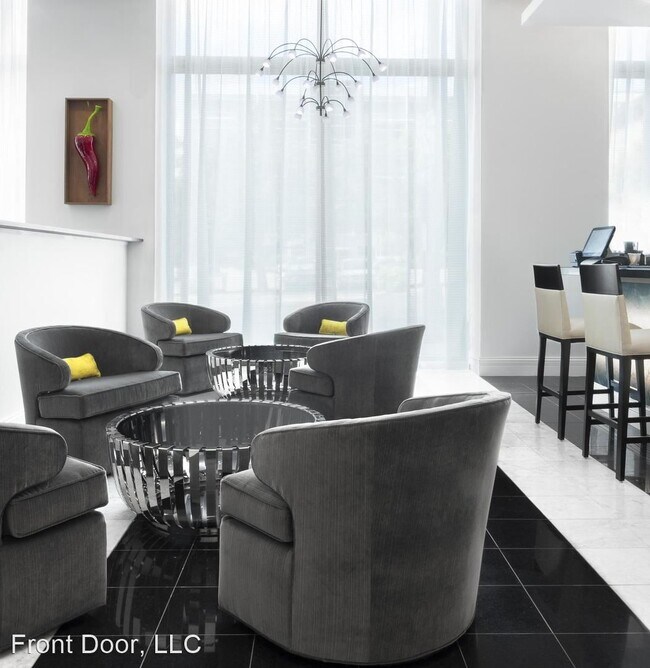 Building Photo - 215 N Main St