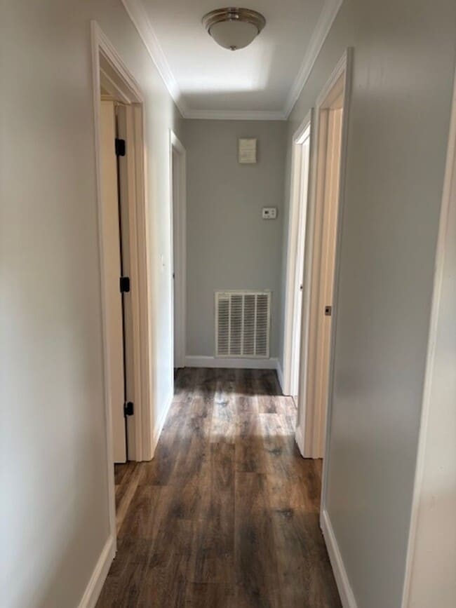 Building Photo - Renovated 3 Bedroom 1 Bath Home for Rent!