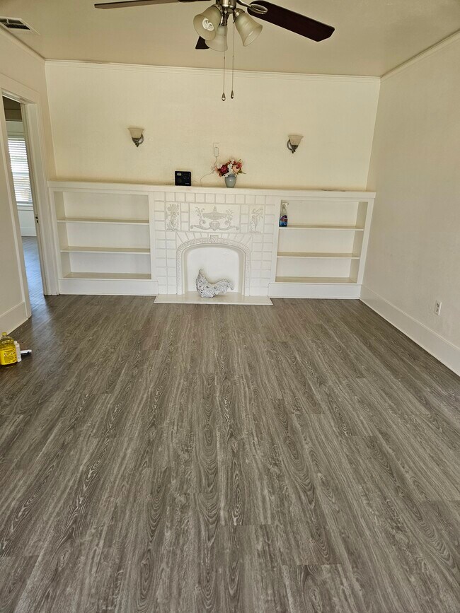 Building Photo - 606 F St