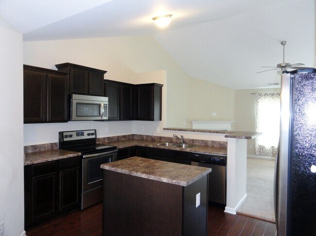 Building Photo - Close to Everything!