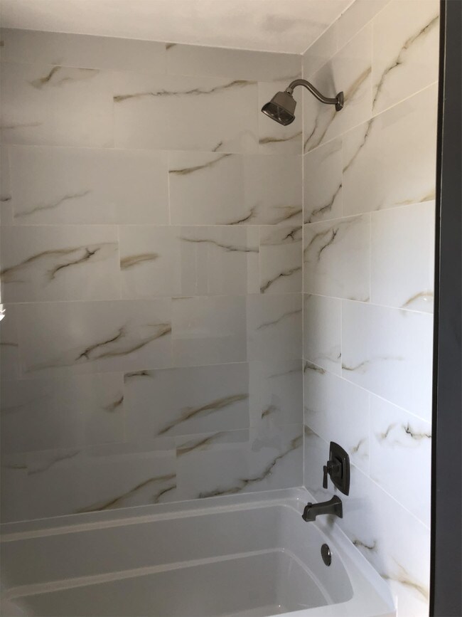 Building Photo - 675 N Overlook Dr