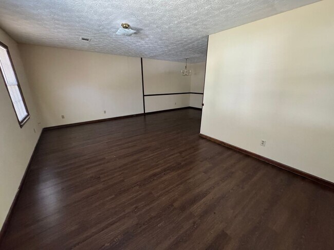 Building Photo - 125 Williamson St