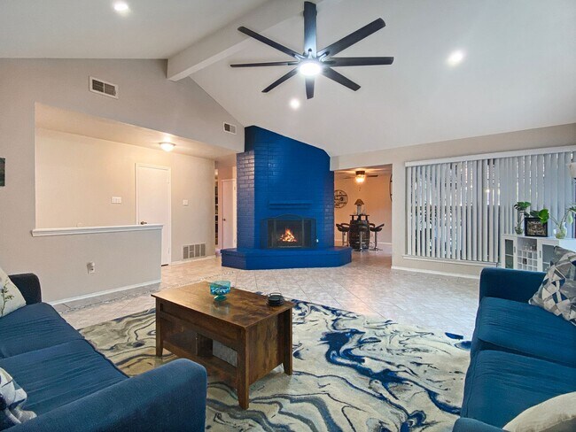 Building Photo - Beautifully Maintained 3 bedoom 2 bath Rental Home that Blends Comfort, Modern Convenience, and T...