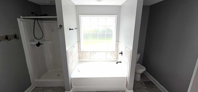 Building Photo - 708 Banister Dr