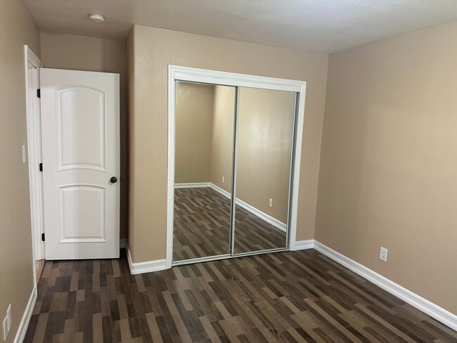 Building Photo - Wonderful 4-bed/3-bath gated home in Azusa.