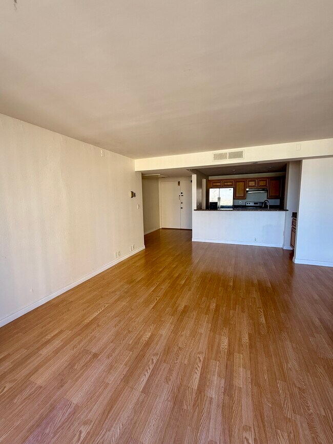 Building Photo - 10535 Wilshire Blvd