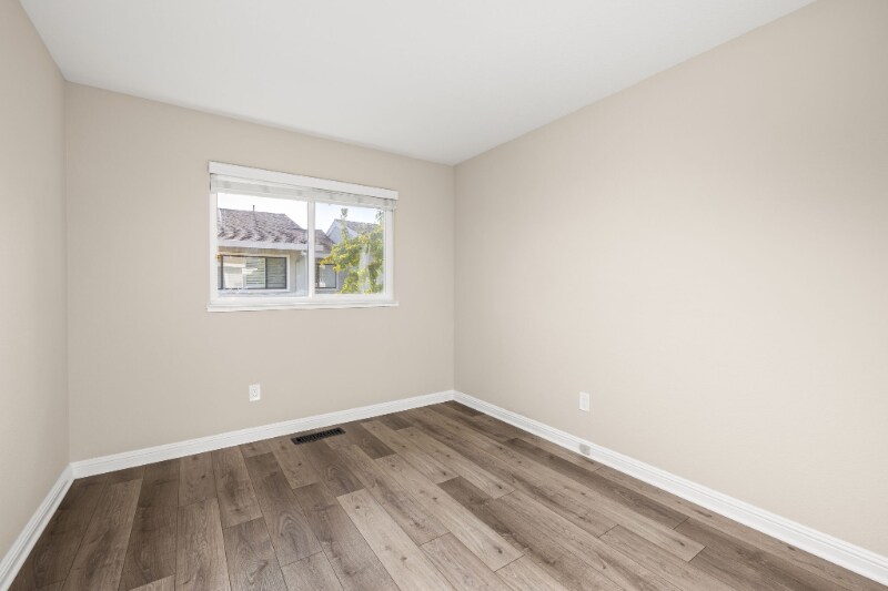 Building Photo - 135 Southwind Dr