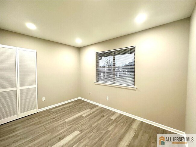 Building Photo - 1310 Bradley Ct