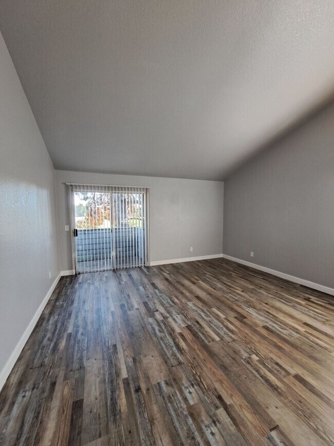 Building Photo - 3302 W Shields Ave