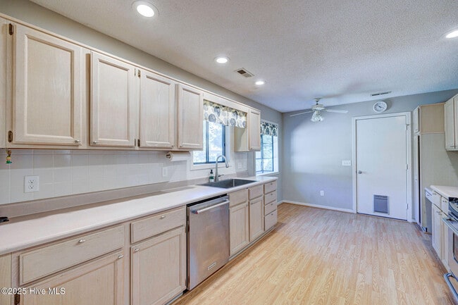 Building Photo - 1205 2 Mile Cir W