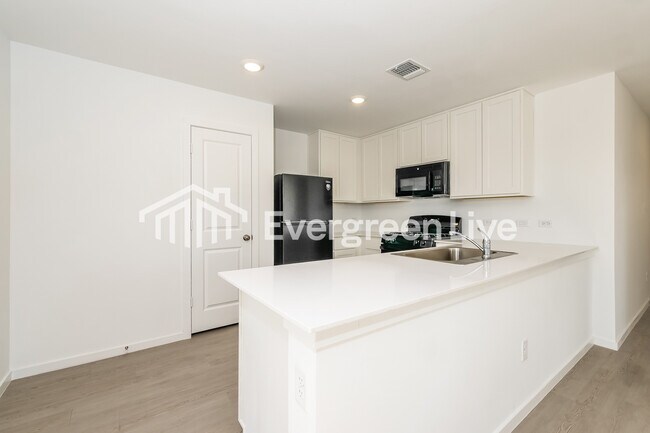 Building Photo - 9600 NW 125th St