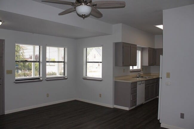 Building Photo - 1303 I St