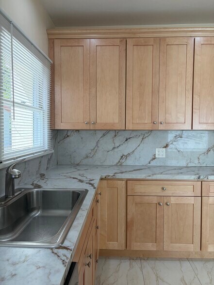 Building Photo - 301 Grand Ave