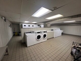 Building Photo - 18 E Old Willow Rd