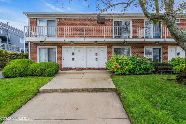 Primary Photo - 114 3rd Ave