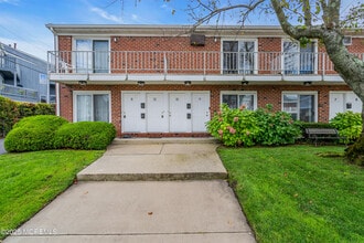 Building Photo - 114 3rd Ave