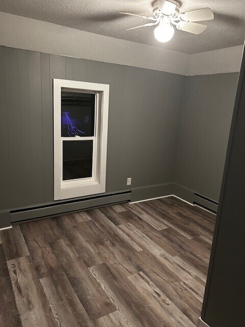 Building Photo - 902 6th Ave NE