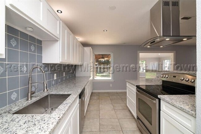 Building Photo - Stunning North Richland Hills