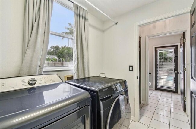 Building Photo - 16003 Ridley Pl