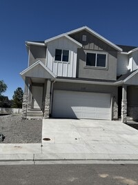 Building Photo - 727 N 150 E