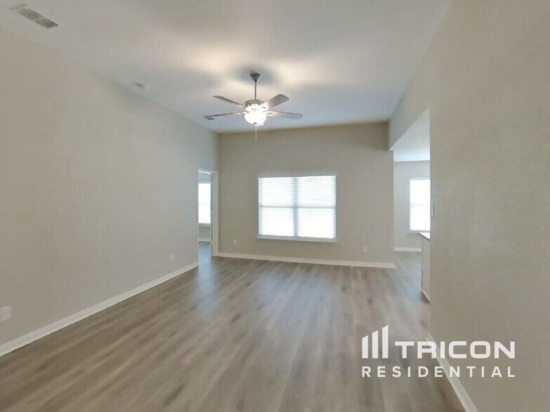 Building Photo - 1419 Coltview Pl